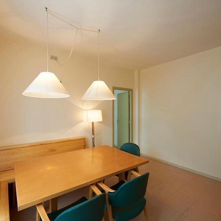 Apartamentos Montserrat Abat Marcet מראה חיצוני תמונה