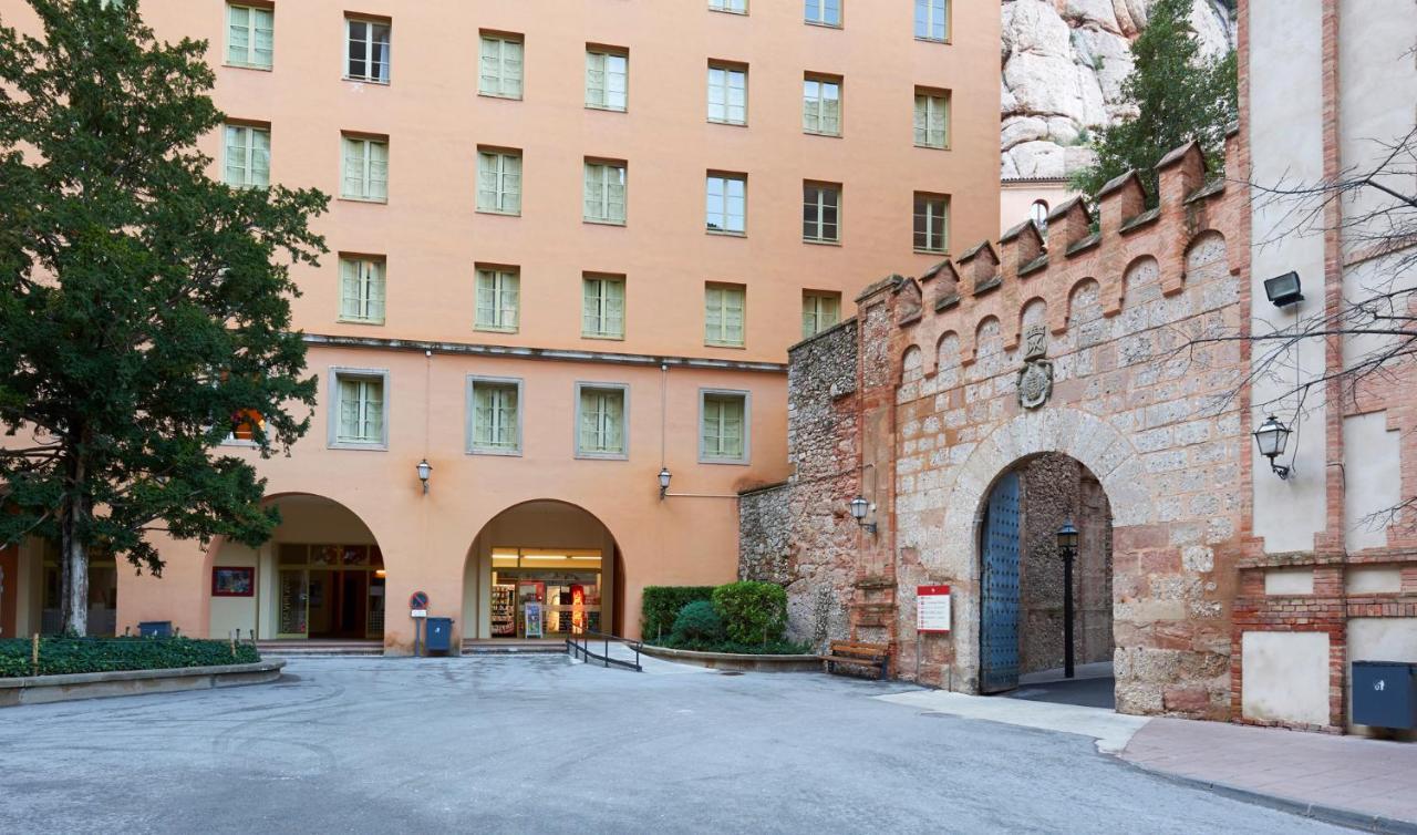 Apartamentos Montserrat Abat Marcet מראה חיצוני תמונה