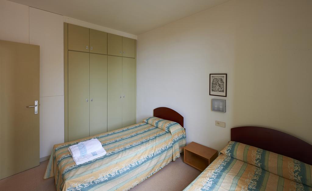 Apartamentos Montserrat Abat Marcet חדר תמונה