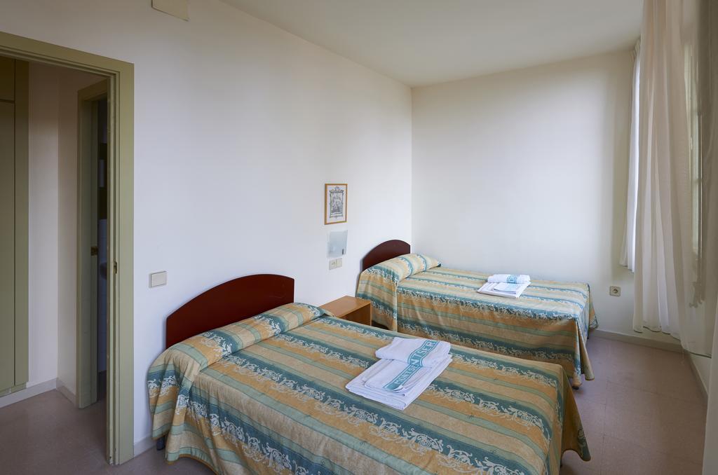 Apartamentos Montserrat Abat Marcet חדר תמונה