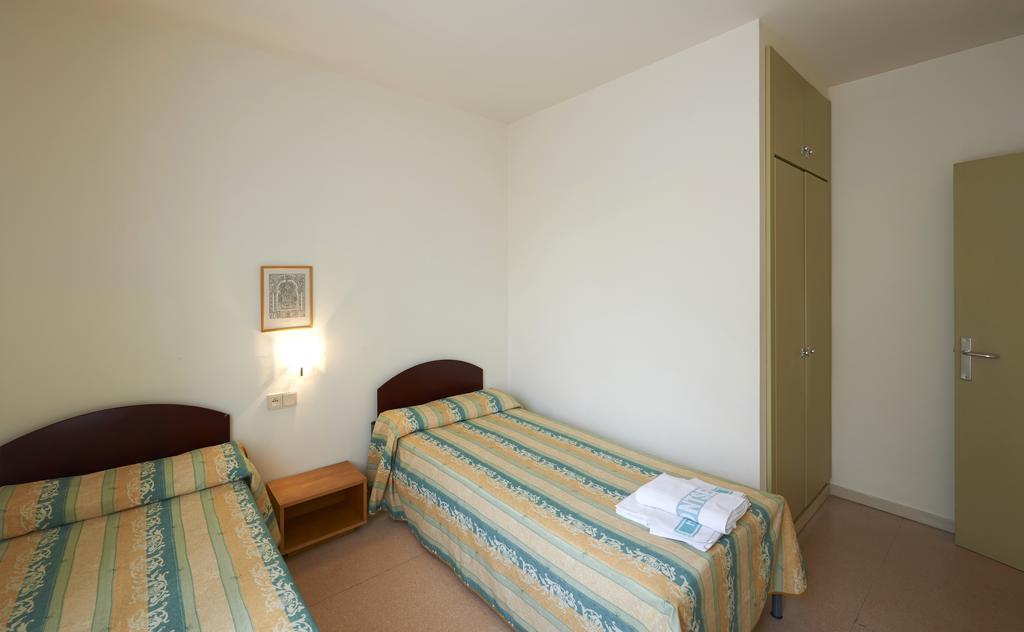Apartamentos Montserrat Abat Marcet חדר תמונה