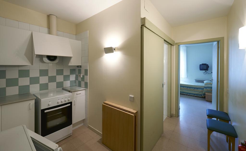 Apartamentos Montserrat Abat Marcet חדר תמונה