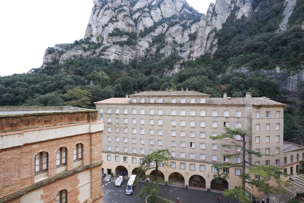 Apartamentos Montserrat Abat Marcet מראה חיצוני תמונה