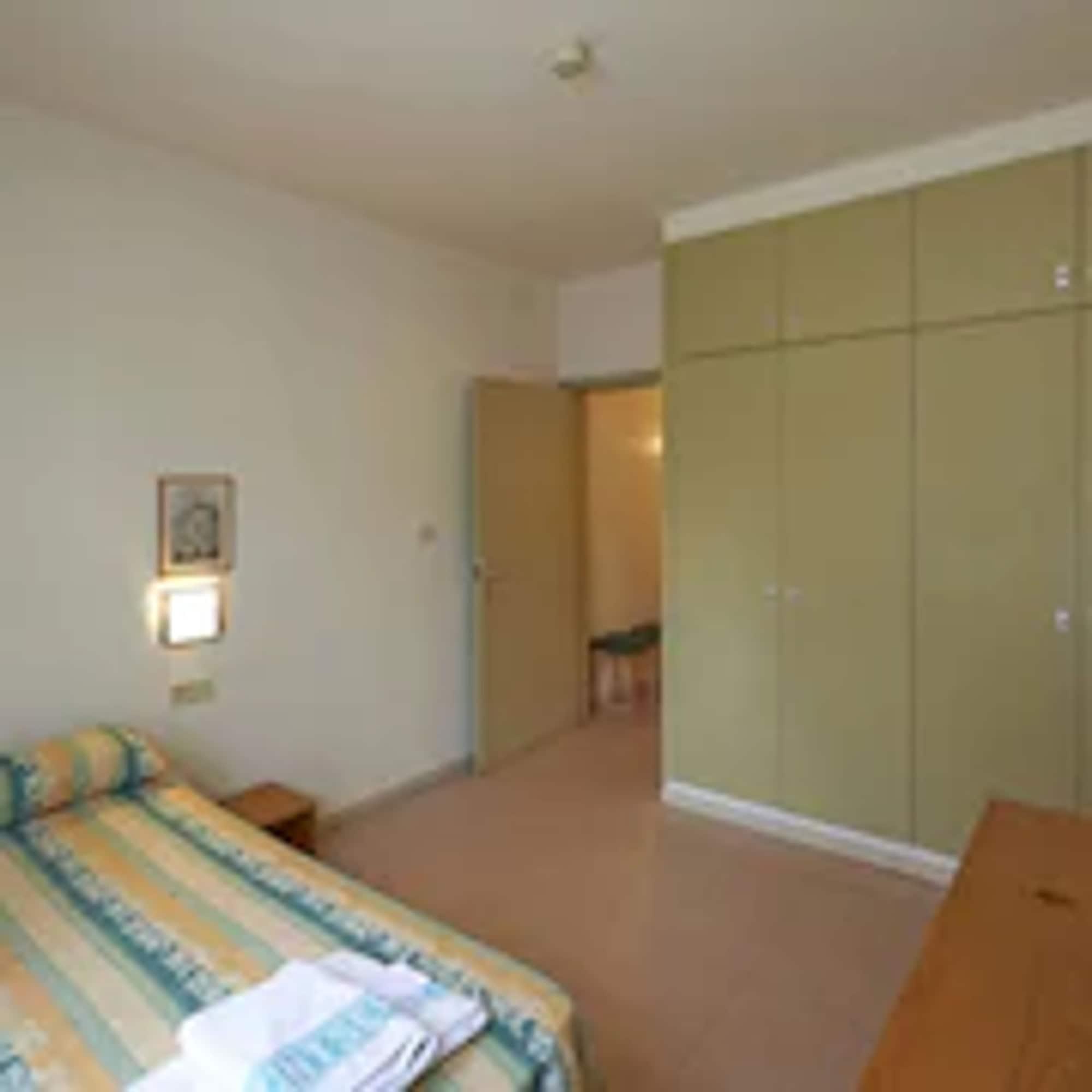 Apartamentos Montserrat Abat Marcet מראה חיצוני תמונה