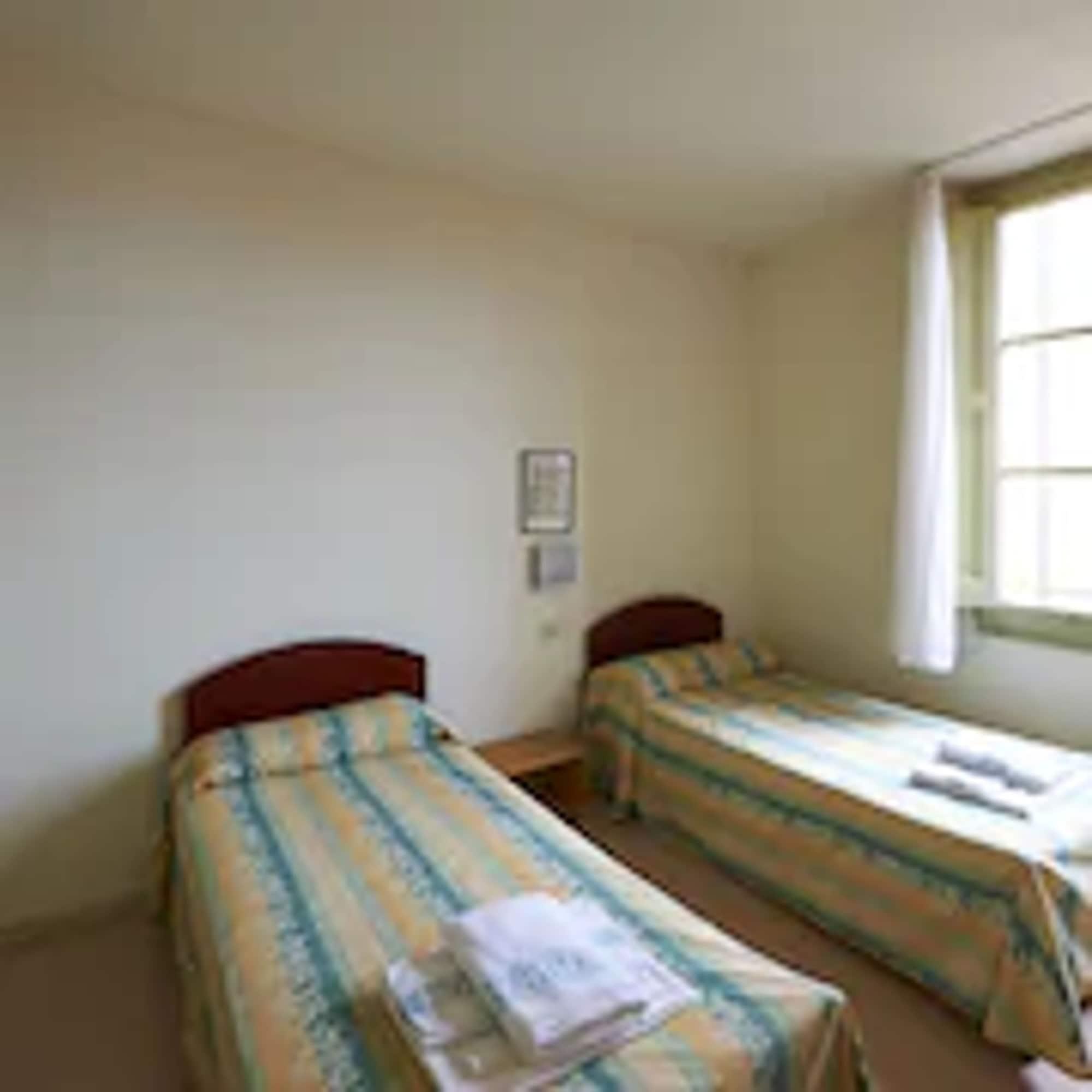 Apartamentos Montserrat Abat Marcet מראה חיצוני תמונה