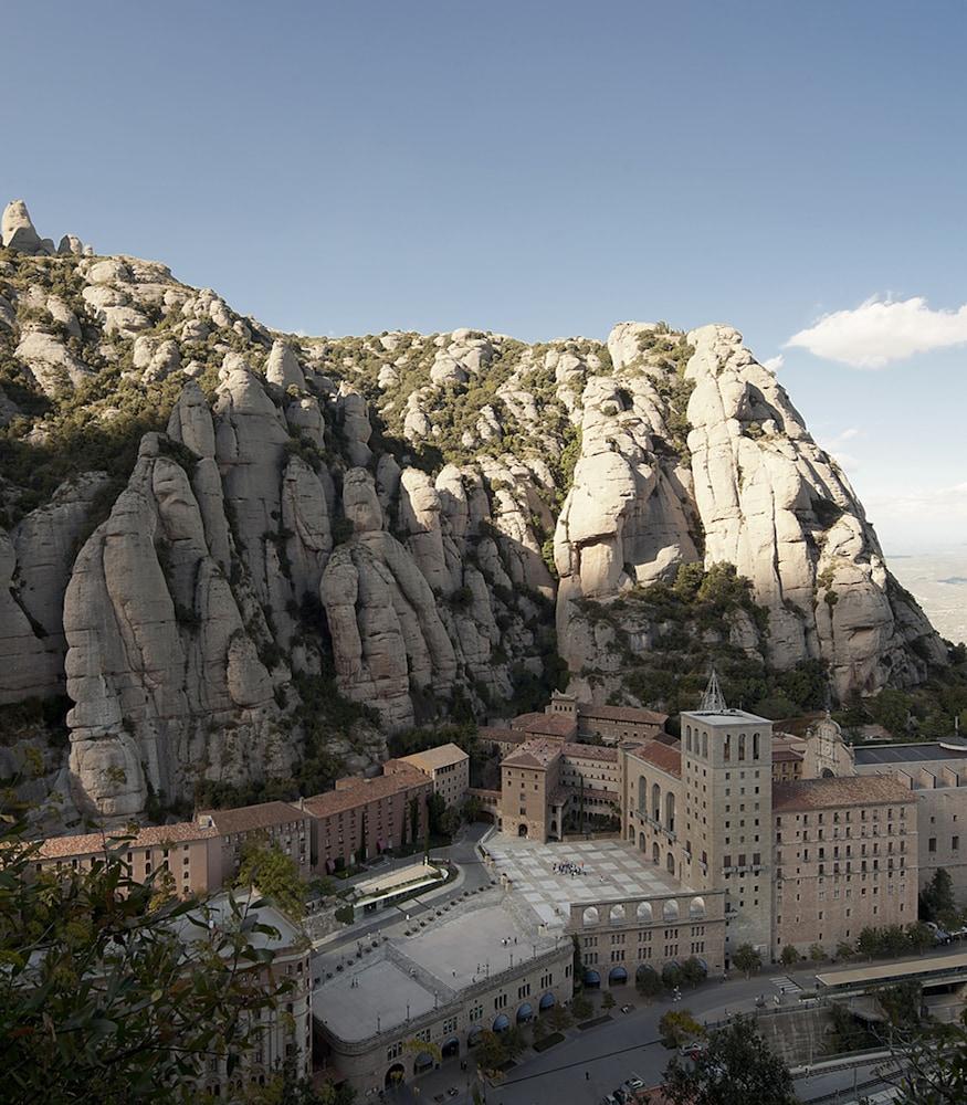 Apartamentos Montserrat Abat Marcet מראה חיצוני תמונה