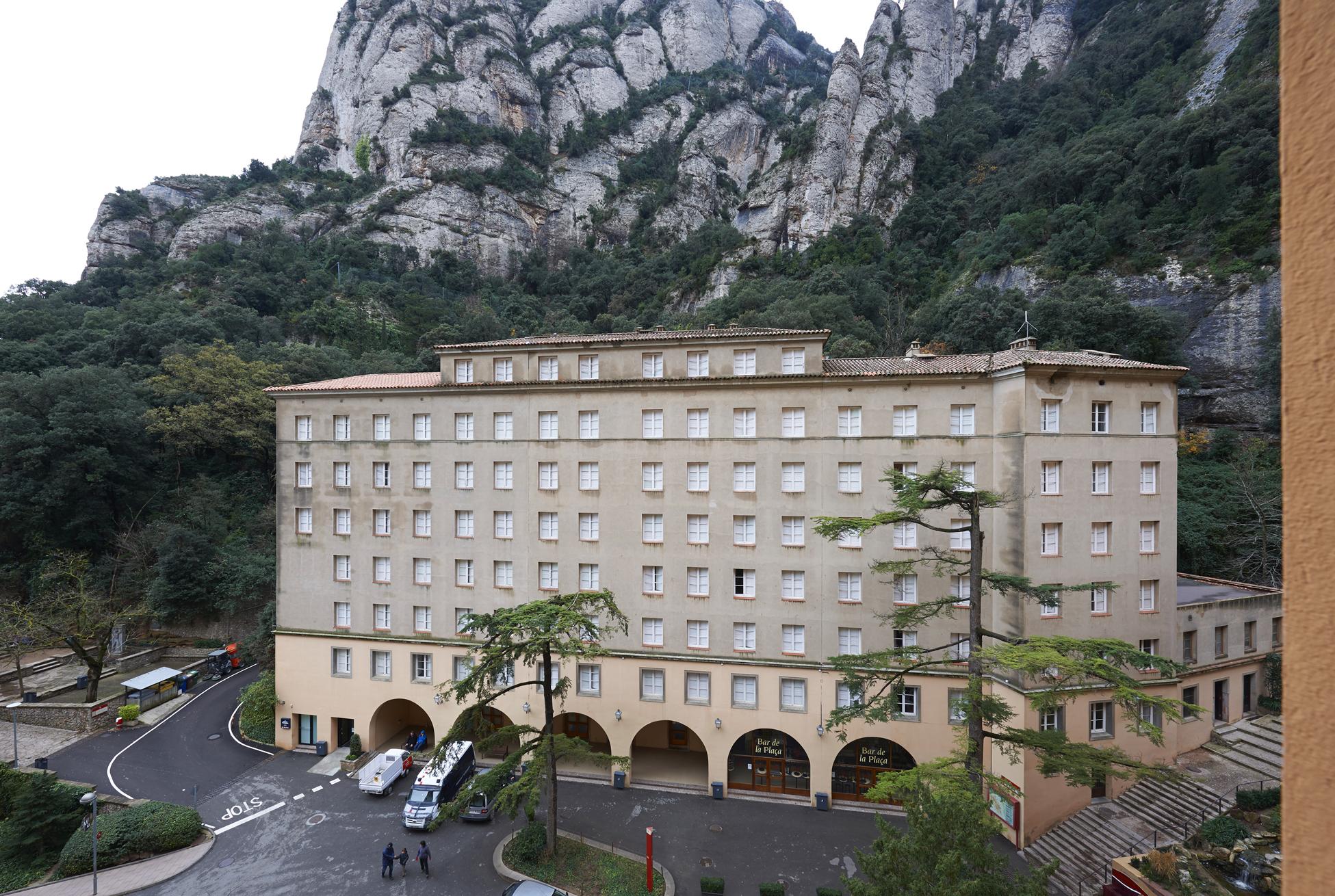 Apartamentos Montserrat Abat Marcet מראה חיצוני תמונה